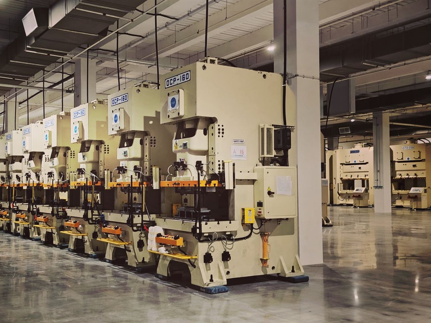NBS 70/950 Betonaltı Trapez Üretim Hattı